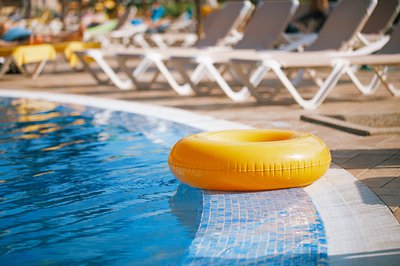 floating-ring-on-blue-water-swimpool